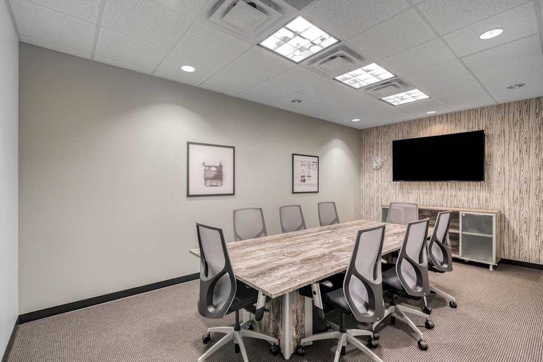 Bank Tower - Photo 3 Bank Tower office space - View 3 in Orlando - TwentyFourHourAccess, meeting_rooms, parking