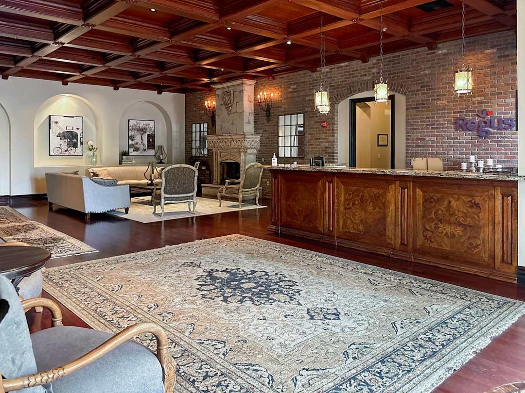 890 W Elliot Rd - View 2