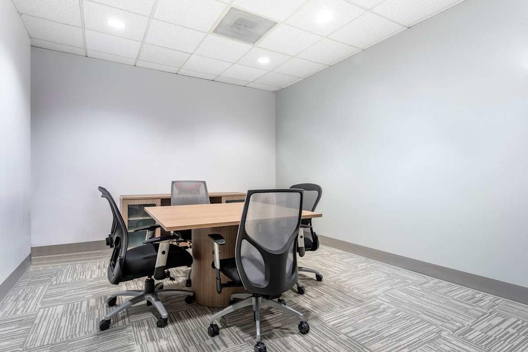 Bellefield Office Park - Photo 3 Bellefield Office Park office space - View 3 in Bellevue - TwentyFourHourAccess, meeting_rooms, parking