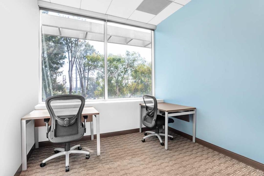 Gateway Plaza office space - View 4 in Santa Clarita - TwentyFourHourAccess, meeting_rooms, parking