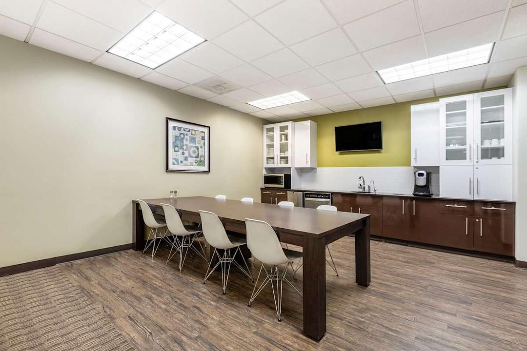 325-41 Chestnut Street - Photo 6 325-41 Chestnut Street office space - View 6 in Philadelphia - TwentyFourHourAccess, meeting_rooms, parking