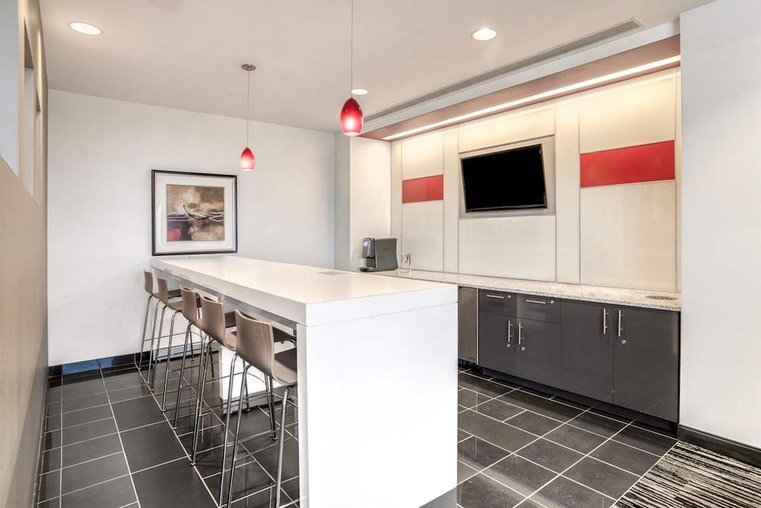 The Point at Inverness office space - View 5 in Englewood - TwentyFourHourAccess, meeting_rooms, parking