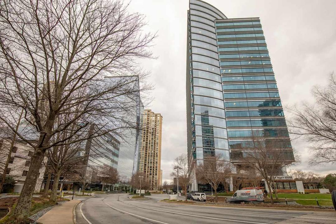 One Alliance Center - Photo 3 One Alliance Center office space - View 3 in Atlanta - TwentyFourHourAccess, meeting_rooms, parking