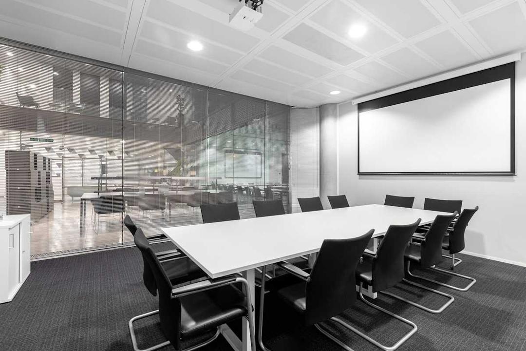 Chiswick Park - Photo 3 Chiswick Park office space - View 3 in London - TwentyFourHourAccess, meeting_rooms, parking