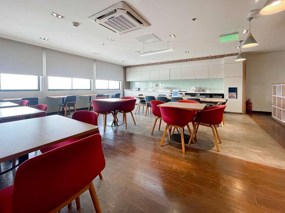 Felcris Centrale - Photo 6 Felcris Centrale office space - View 6 in Davao City - TwentyFourHourAccess, meeting_rooms, parking