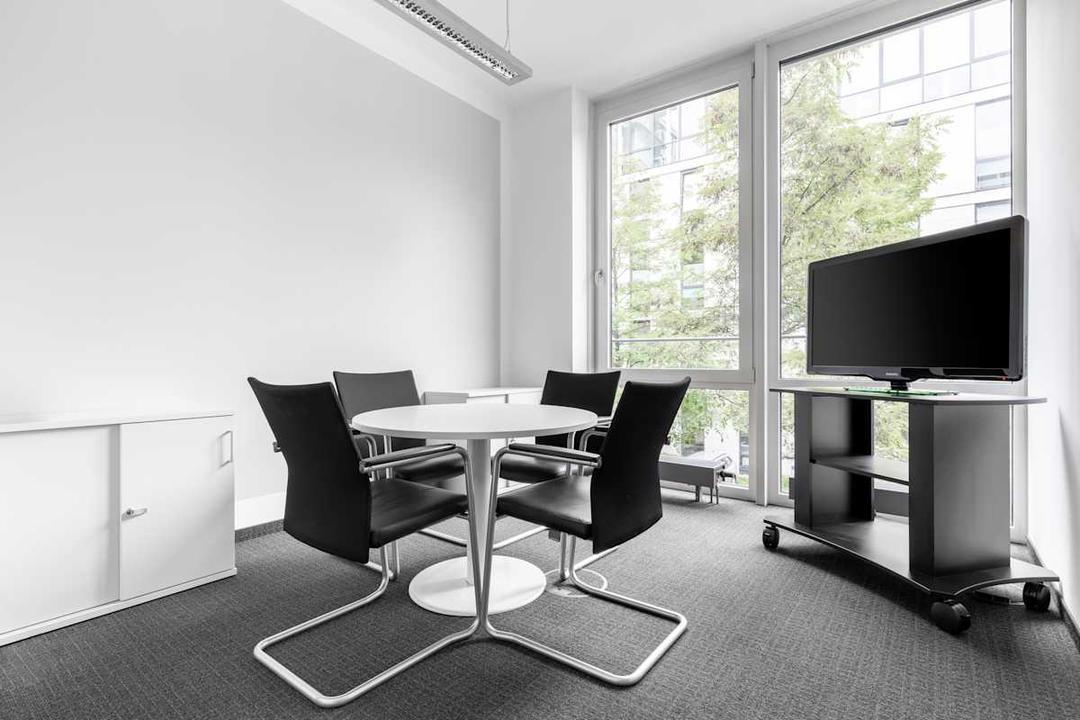 Parkstadt Schwabing - Photo 3 Parkstadt Schwabing office space - View 3 in München - TwentyFourHourAccess, meeting_rooms, parking