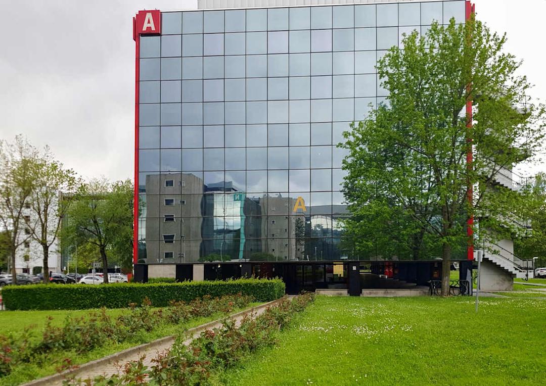 Milanofiori Forum office space - View 2 in Assago - TwentyFourHourAccess, meeting_rooms, parking