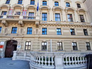 Schwarzenbergplatz 2