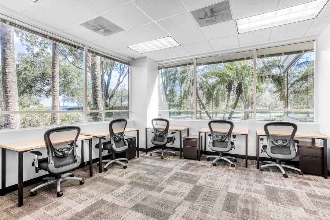 Huntington Square III office space - View 4 in Davie - TwentyFourHourAccess, meeting_rooms, parking