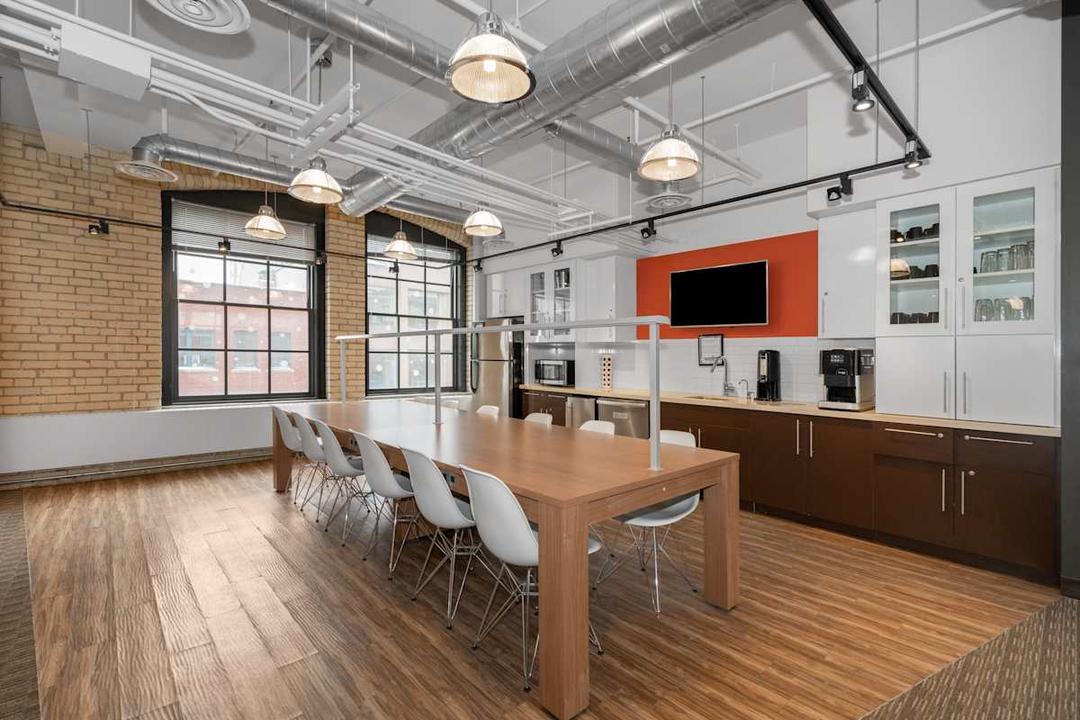 Queen Richmond Centre office space - View 4 in Toronto - TwentyFourHourAccess, meeting_rooms, parking