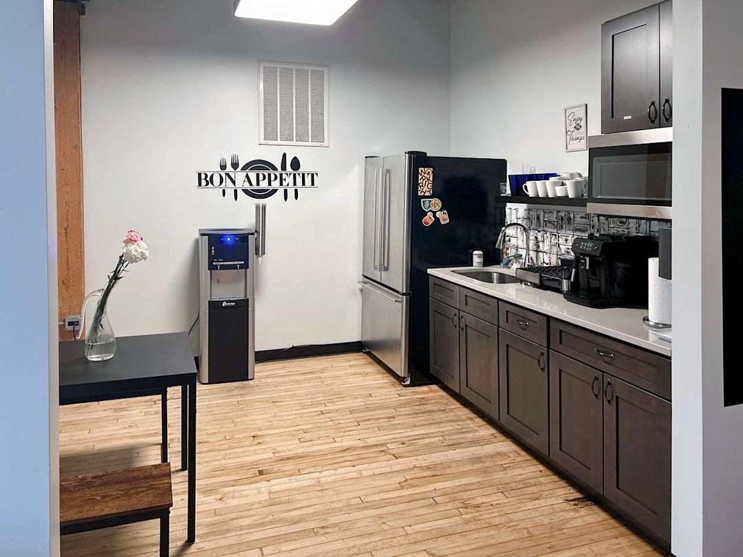 4311 N. Ravenswood Avenue office space - View 6 in Chicago - TwentyFourHourAccess, meeting_rooms, parking