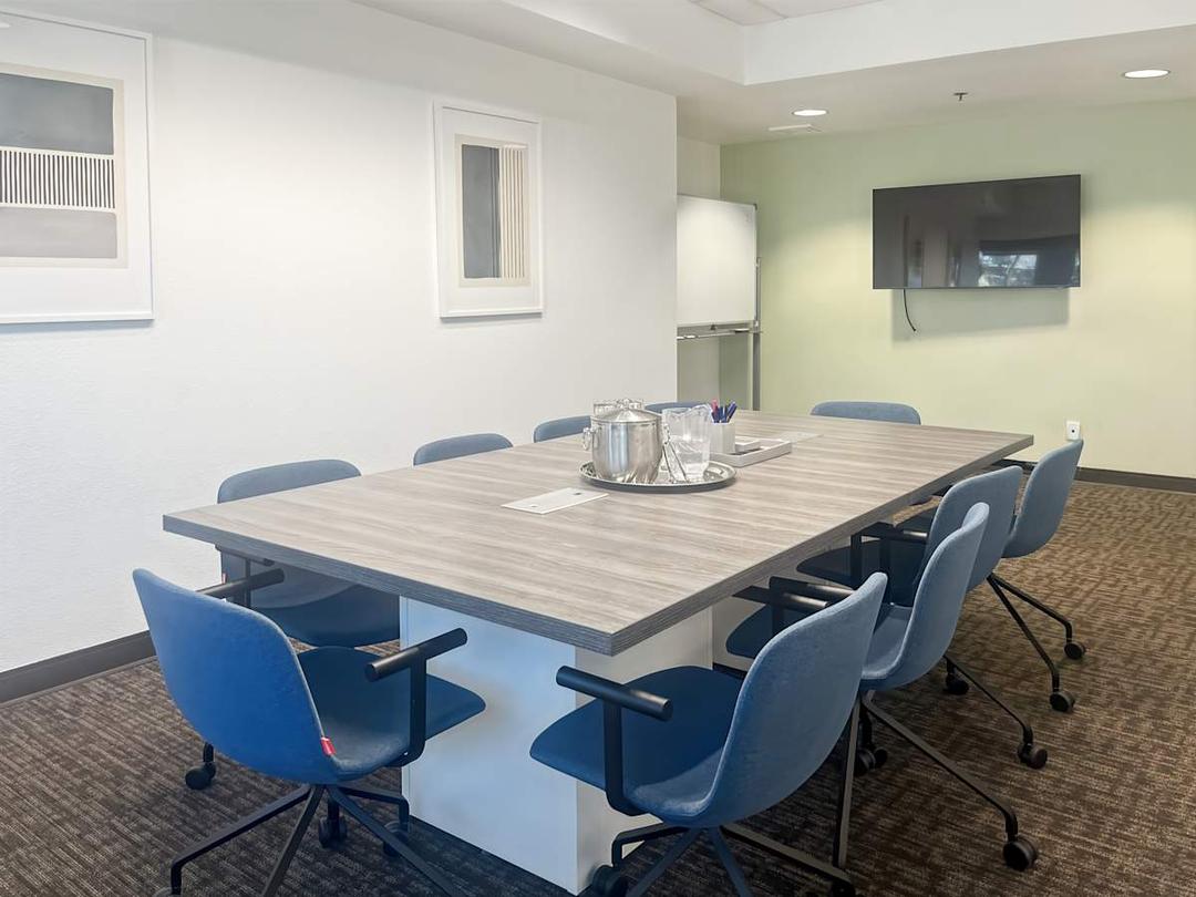 1690 W Shaw Ave - Photo 3 1690 W Shaw Ave office space - View 3 in Fresno - TwentyFourHourAccess, meeting_rooms, parking