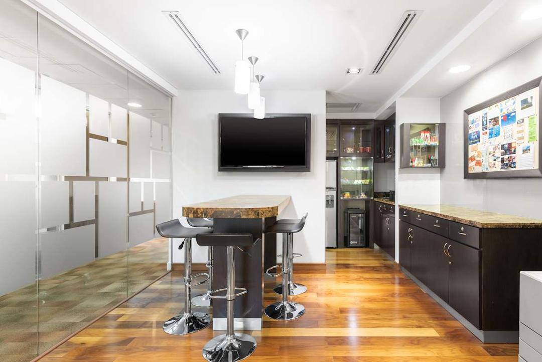 Urban Plaza office space - View 6 in Kirkland - TwentyFourHourAccess, meeting_rooms, parking