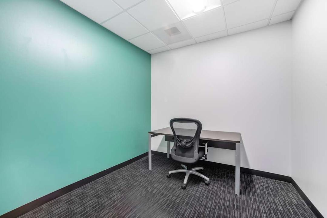 5250 Lankershim Boulevard - Photo 4 5250 Lankershim Boulevard office space - View 4 in Los Angeles - TwentyFourHourAccess, meeting_rooms, parking