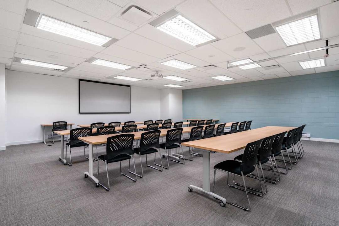 325 Front Street West office space - View 2 in Toronto - TwentyFourHourAccess, meeting_rooms, parking