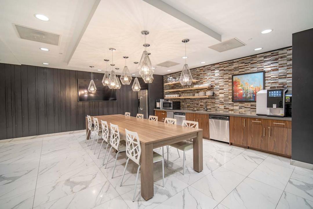 1050 Connecticut Avenue Northwest - Photo 6 1050 Connecticut Avenue Northwest office space - View 6 in Washington - TwentyFourHourAccess, meeting_rooms, parking