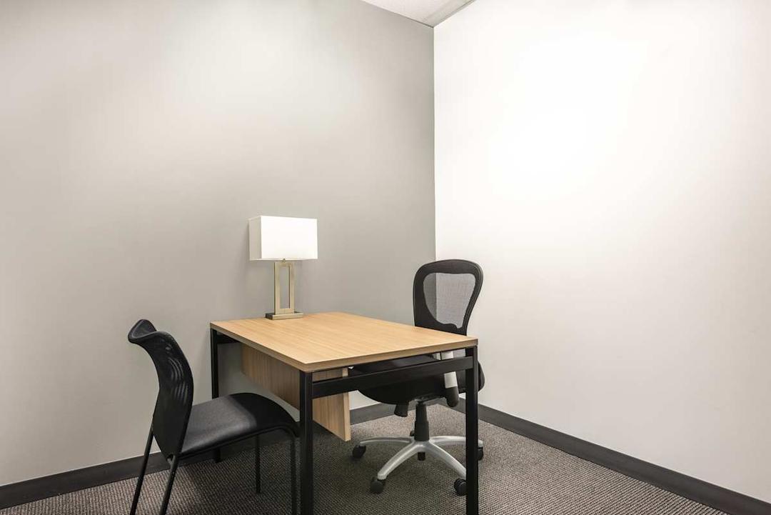 Chase Park Office Center - Photo 2 Chase Park Office Center office space - View 2 in Austin - TwentyFourHourAccess, meeting_rooms, parking