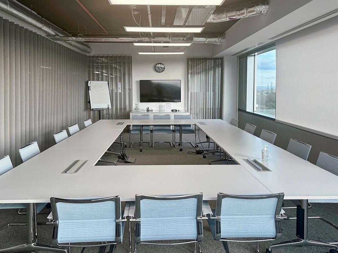 Park Royal office space - View 3 in London - TwentyFourHourAccess, meeting_rooms, parking